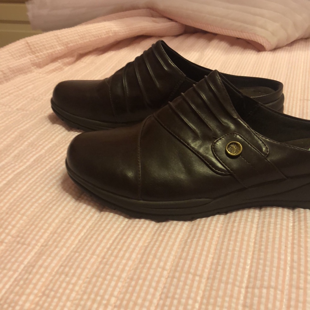 Brown Clogs -Size 8.5 Wear Ever Brand
